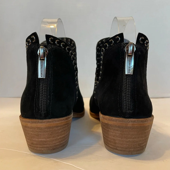 VINCE CAMUTO Black Suede Leather Booties Heel Zip Ankle Boots Studded Size 7 M - Picture 3 of 9